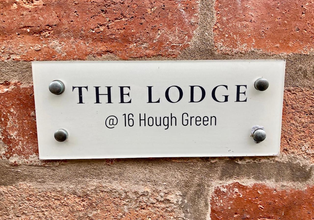 The Lodge Chester - Luxury Apartment For Two, With Free Parking! Hough Green Ngoại thất bức ảnh