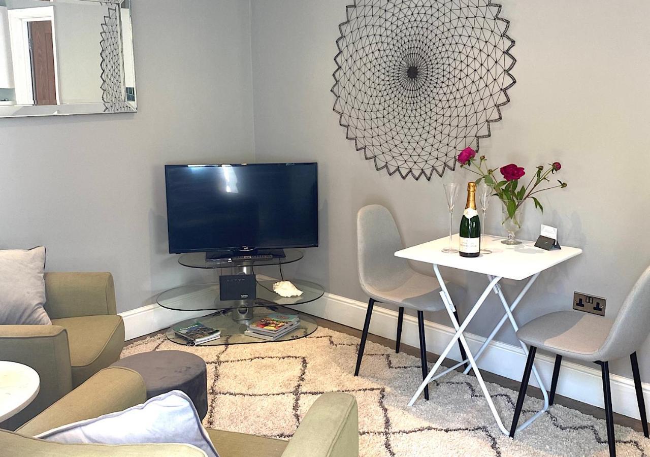 The Lodge Chester - Luxury Apartment For Two, With Free Parking! Hough Green Ngoại thất bức ảnh