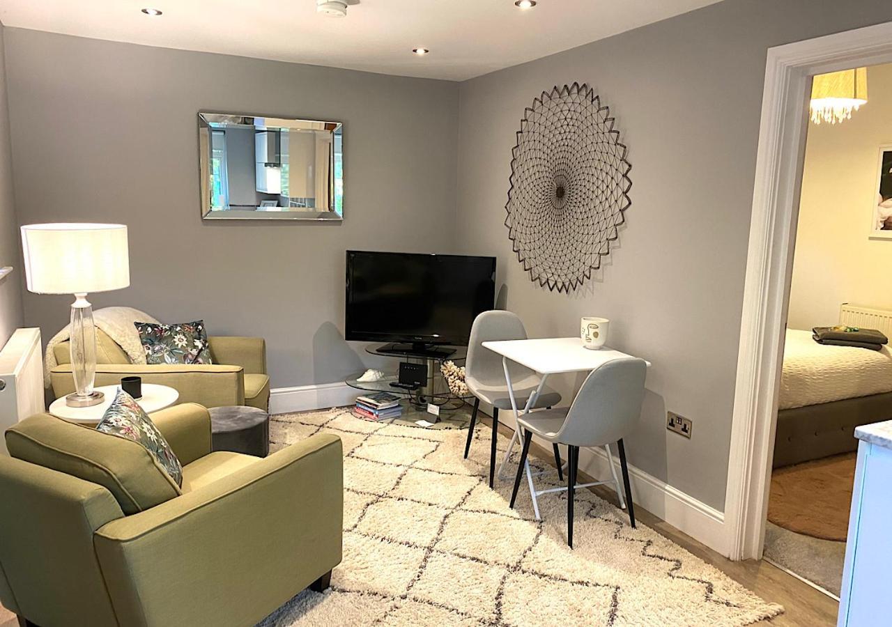 The Lodge Chester - Luxury Apartment For Two, With Free Parking! Hough Green Ngoại thất bức ảnh